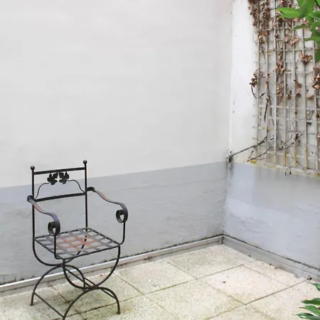 Comfortable With Beautiful Brightness Apartment Paris