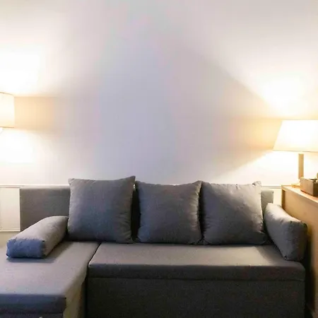 Comfortable With Beautiful Brightness Apartment *